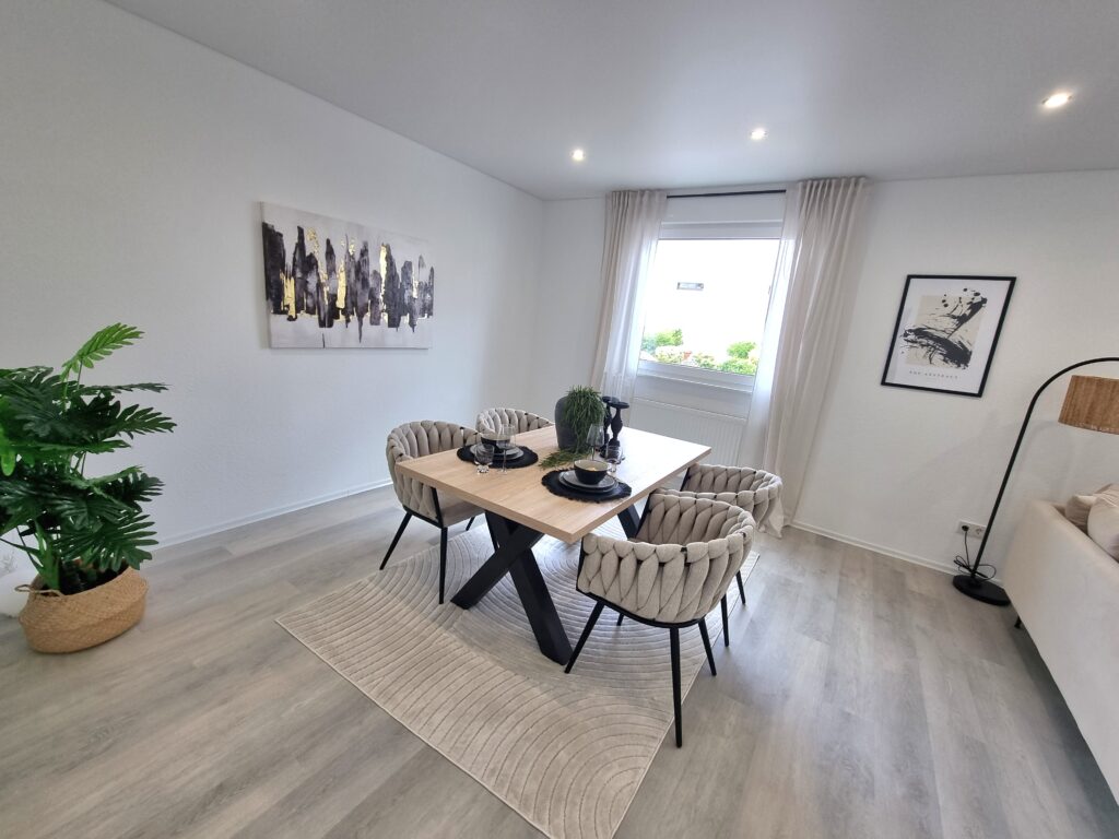Esszimmer gemütlich wohnen
saniertes Gebäude